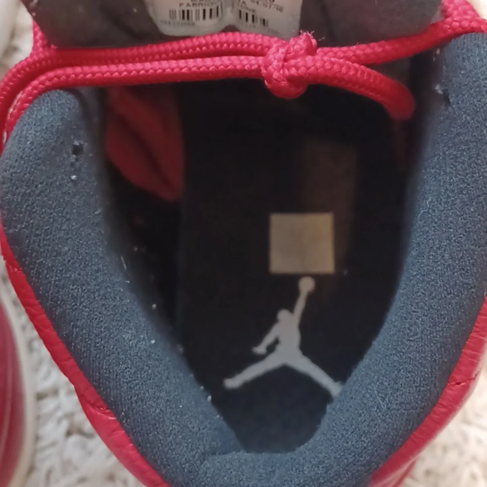 EUC Air Jordan 12 Retro Size 8 Red / White - Picture 15 of 16